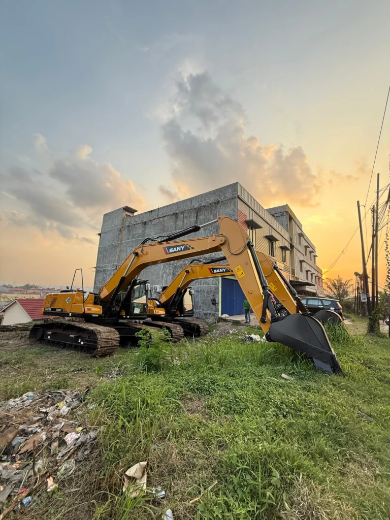 Threepilar Tractor - Rental Alat Berat Jakarta - Jabodetabek